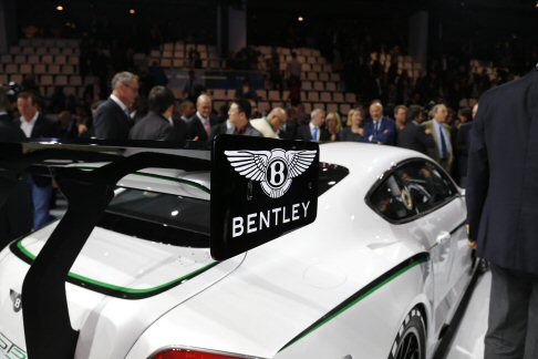 Bentley - Il parterre ospita anche Bentley Mulsanne, dove l’eleganza e il lusso di un’automobile realizzata a mano si uniscono a una straordinaria potenza e a una sportività unica.  width=