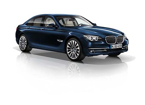 BMW - Eleganza, lusso e piacere di guida caratterizzano le lussuose berline BMW Serie 7, e ora con la Edition Exclusive, queste caratteristiche saranno ulteriormente amplificate. width=