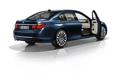 BMW - L’allestimento Edition Exclusive è disponibile per la berlina BMW Serie 7 e per la BMW Serie 7 con passo allungato. width=