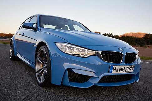 BMW - Nuova generazione in arrivo per le sportive bavaresi BMW M3 berlina e la nuova BMW M4 Coupé, quinta versione di una vettura adatta anche alla guida di tutti i giorni, che negli ultimi tre decenni ha definito gli standard nel segmento delle berline.  width=