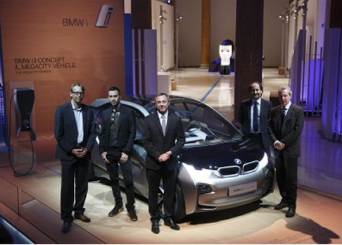 BMW - Appuntamento nella Città Eterna per il via al BMW i Born Electric Tour, tour mondiale del sub-brand BMW i, che guarda al futuro della mobilità con proposte ecosostenibili e tecnologicamente avanzate. width=