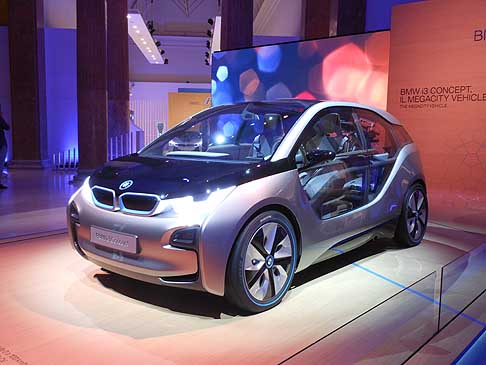 BMW - Anteprima italiana per la BMW i3 Concept al BMW-i Born electric Tour prima tappa di Roma width=