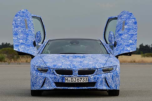 BMW - Un’innovativa tecnologia di schiume espanse per i condotti di convogliamento nell’aria dell’impianto di climatizzazione ne alleggerisce il peso del 60 % rispetto ai componenti tradizionali. width=