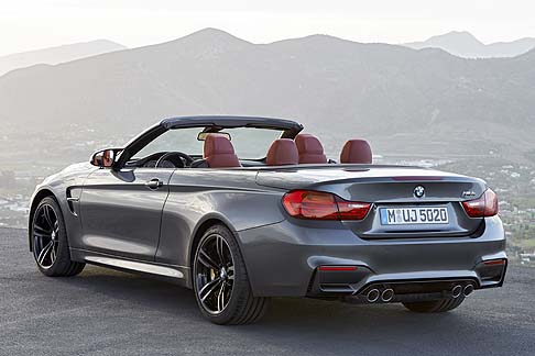 BMW - La M4 Cabrio è equipaggiata di serie con un impianto frenante BMW M Compound che si distingue per il peso leggero e un’eccellente dosabilità. width=