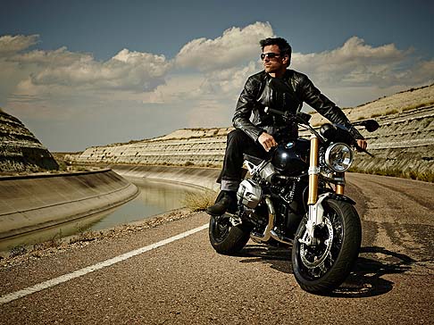 BMW - Spazio, infine, alle due ruote con il modello BMW R nineT. width=