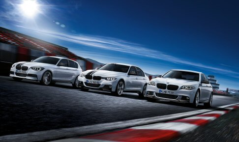 BMW - Ulteriore novità dello stand è la serie di accessori BMW M Performance, i cui prodotti esprimono la passione per il mondo racing. width=