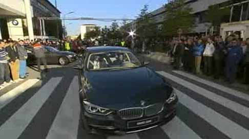 BMW - Percorso esterno con il pubblico per la nuova BMW 3 Series width=