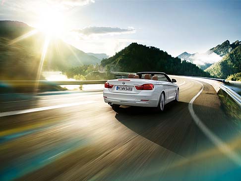 BMW - Per quanto riguarda la gamma delle unità disponibili la vettura offre due motori a benzina e un propulsore diesel. width=