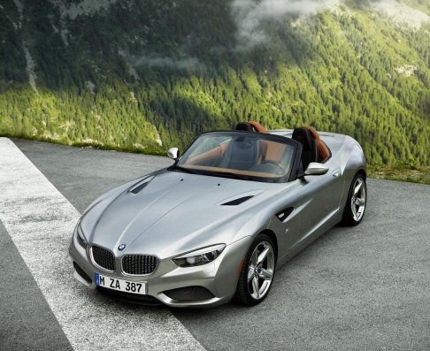 BMW - La BMW Roadster Zagato è stata realizzata in tempi record, in sole sei settimane si è passati dal bozzetto al modello finito. width=