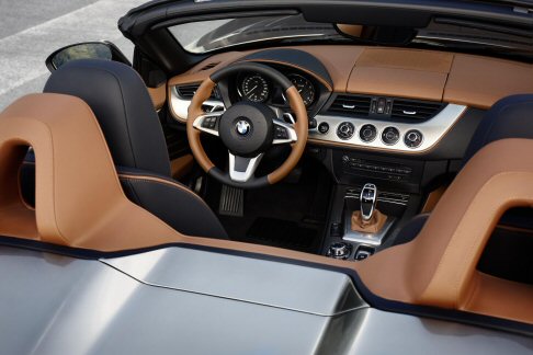 BMW - Nel posteriore, la coda ribassata e dalle linee sfuggenti, rappresenta un ulteriore elemento di distinzione.  width=