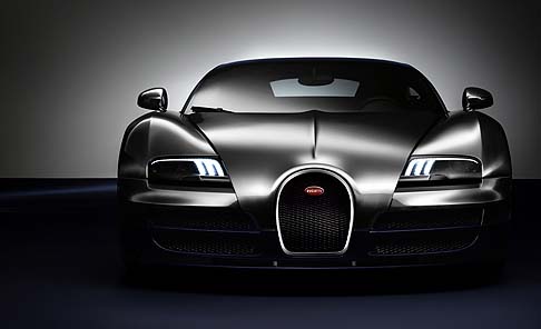 Bugatti - L’ultima vettura celebra il fondatore, Ettore Bugatti e si ispira direttamente al modello storico Type 41 Royale.  width=