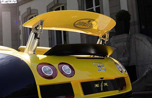 Bugatti - La meccanica resta invariata. Infatti, la vettura adotta il medesimo motore 8.0 litri W-16 in dotazione sulla versione di serie Veyron Grand Sport Vitesse. width=