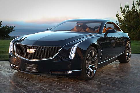 Cadillac - In dettaglio, la nuova concept Elmiraj, rappresenta la nuova visione dei prodotti di lusso ed è lo strumento attraverso il quale Cadillac vuole avvicinare la nuova clientela, proponendo lusso abbinato a prestazioni elevate. width=
