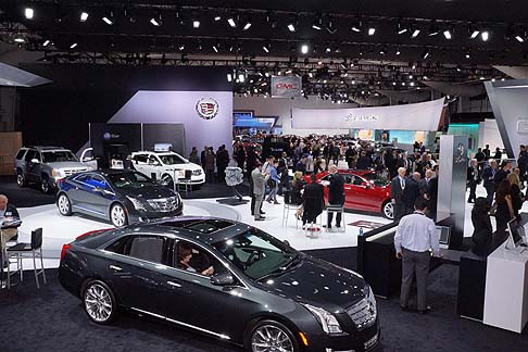 Cadillac - Attesa sul mercato a partire dal prossimo autunno, la nuova berlina CTS è più lunga e ha un passo maggiore rispetto al modello precedente. width=