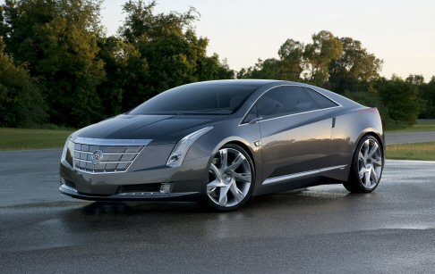 Cadillac - La propulsione si affida ad un propulsore elettrico che promette un’autonomia per circa 60 km, che potrà essere estesa grazie ad un motore termico che funge da generatore , prolungando l’autonomia fino a 500 km.  width=