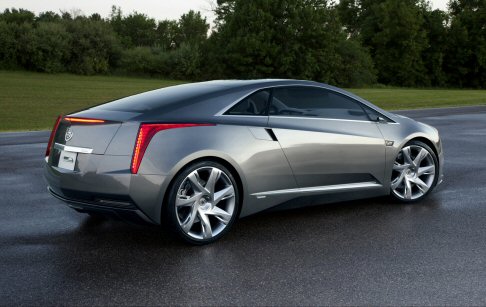 Cadillac - Rispetto alla Opel e alla Chevrolet, la ELR offre finiture più lussuose e una maggiore attenzione nel piacere di guida.  width=