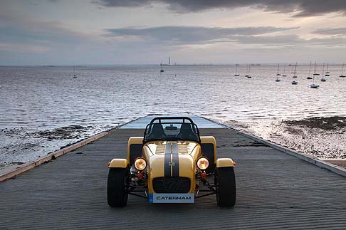 Caterham - Il brand d’Oltremanica Caterham sfoggia, in occasione dell’evento a stelle e strisce Monterey Car Week, che si svolge in California, dal 11 al 17 agosto, due nuove iconiche vetture, destinate proprio al mercato statunitense. width=