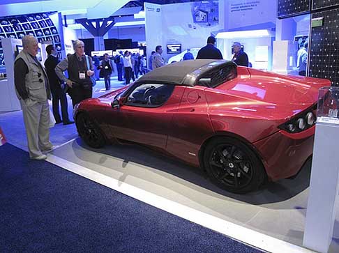 Tesla - Intenational Ces re-desigbed Tesla Roadster width=