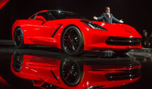 Chevrolet - La Chevrlet Corvette Stingray si presenta a Detroit con un’unità di tutto rispetto. Un motore V8 LT1 da 6.2 litri con iniezione diretta, valvole a variazione continua e rapporto di compressione 11.5:1. width=