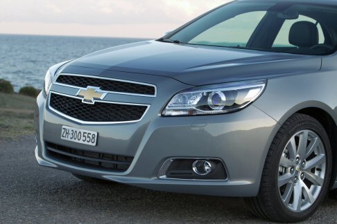 Chevrolet - Tutti i modelli venduti in Europa avranno sei airbag, poggiatesta attivi, pedaliera collassabile, cinture di sicurezza anteriori a tre punti di ancoraggio con pretensionatori e limitatori di carico. width=