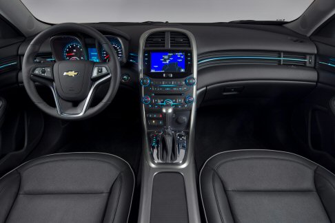 Chevrolet - La gamma completa di sistemi elettronici di controllo del telaio comprende: Controllo Elettronico della Stabilità (ESC), Controllo della Trazione (TC), ABS a quattro canali con Ripartitore Elettronico di frenata. width=