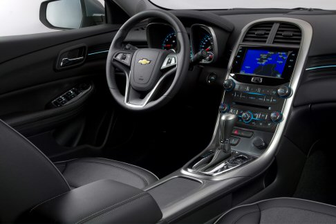 Chevrolet - Già ordinabile presso i Concessionari del marchio, la Chevrolet Malibu è disponibile ad un prezzo di listino pari a 31.000 euro, per la versione LTZ 2.0 diesel con cambio manuale. width=