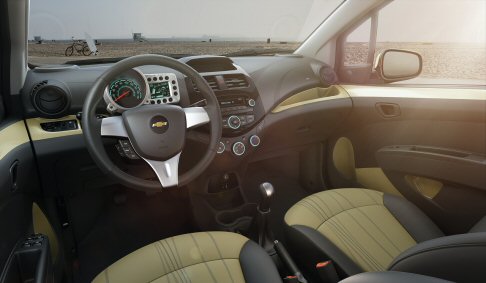 Chevrolet - Si aggiorna anche la Chevrolet Spark, il cui aspetto rinnovato conserva trati fedeli allo stile della prima generazione. width=