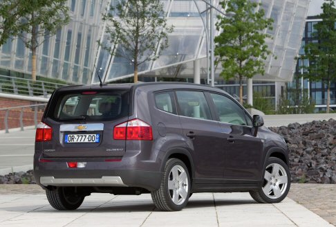 Chevrolet - Chevrolet offre sulla Aveo, nell’allestimento LTZ, il nuovo sistema di infotainment MyLink, che consente di integrare nella vettura le funzionalità del proprio smartphone. width=