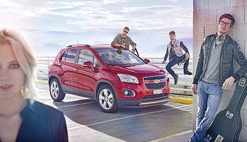 Chevrolet - Tra i dispositivi più interessanti, dedicati all’infotaiment, troviamo il Chevrolet MyLink, che consente di accedere alle rubriche, alle playlist personali, alle gallerie fotografiche e a tutti i dati memorizzati. width=
