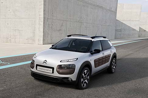 Citroen - Interessante anche l’interfaccia di guida 100% touch, 100% intuitiva, per essere sempre connessi grazie allo schermo Touch Pad 7 pollici di serie. width=