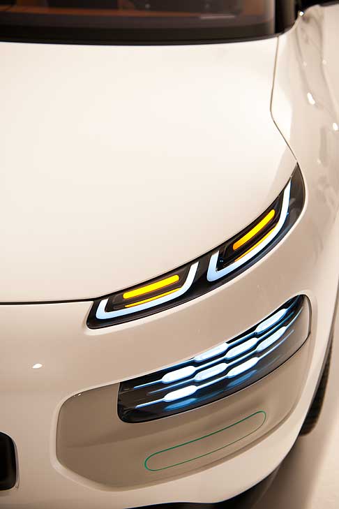 Citroen - Citroen Cactus prototipo dettaglio fari anteriori width=