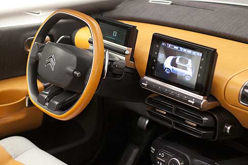 Citroen - Citroen Cactus interni con display centrale width=