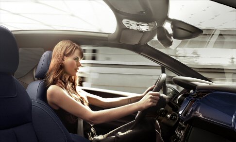 Citroen - L’insonorizzazione è stata curata con la scelta di una tela di alta qualità, anche grazie allo studio di un deflettore aerodinamico. width=