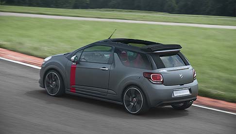 Citroen - La vettura si distingue per dettagli estetici significativi e dal sapore innegabilmente sportivo. width=