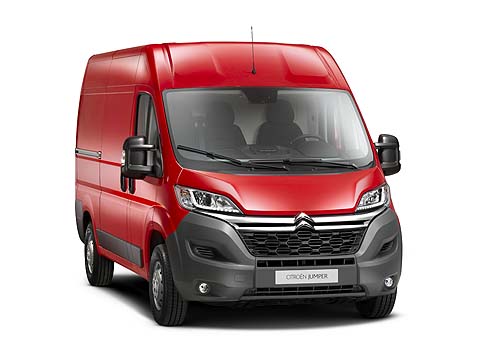 Fiat - Citroen Jumper rappresenta un modello di successo per la gamma del double Chevron, le circa 800.000 unità vendute dal lancio. Fisicamente, il veicolo appare più dinamico e solido. width=