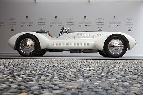 Alfa Romeo - L'Alfa Romeo 6C 1750 GS ha saputo conquistare tutti gli ospiti presenti all’evento, uno dei più affascinanti dedicati alle auto storiche.  width=