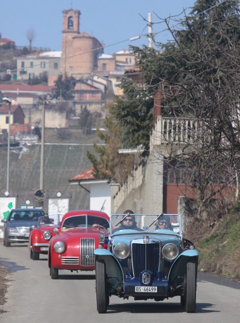 Coppa Milano Sanremo - Auto storiche che gareggiano alla Coppa Milano Sanreno width=