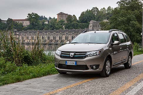 Dacia - Moderna, versatile e funzionale, la nuova Dacia Logan MCV completa la gamma dei veicoli dedicati alla mobilità della famiglia, affiancandosi alla monovolume modulabile Lodgy ed al multispazio Dokker. width=