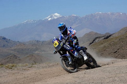Yamaha - Dakar 11ma tappa - tracciato che collega Arica in Arequipa con ingresso in Perù con il biker francese David Casteu su Yamaha 450 YZF width=