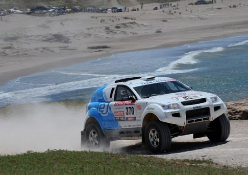 Polaris - Dakar 2012 14^ tappa - Relly raid cars EO Oscar con il driver Maris Saukans width=