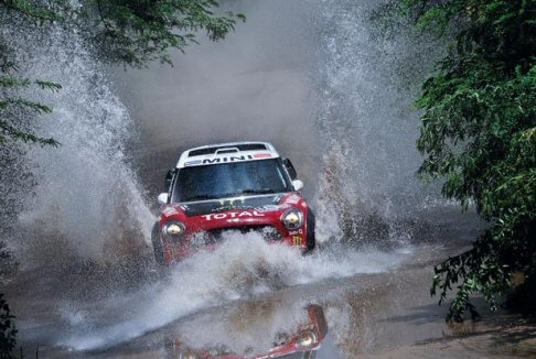 Dakar 2012 - Le novità in campo per la nuova edizione, la quarta alle latitudini sudamericane, prevede l'ingresso delle Mini, al posto della Volkswagen, affidate alla competenza dei veterani Peterhansel e Roma. width=
