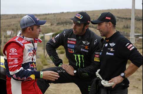 Dakar 2013 - Dakar 2013 i protagonisti della Dakar con Giniel de Villiers, Nanni Roma e Stephane Peterhansel (da sinistra verso destra) width=