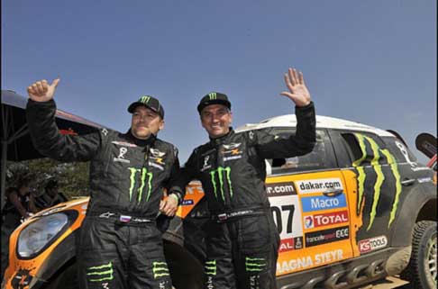 Dakar 2013 - Dakar 2013 Novitskiy - Zhiltsov su Mini All4 Racing sul podio al terzo posto per le Cars width=