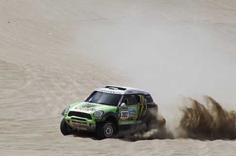 Dakar 2013 - Dakar 2013 la Mini di Stephane Peterhansel vincitore della tappa e leader nellla classifica generale width=
