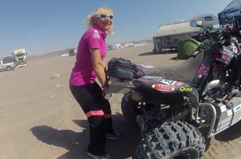 V tappa Dakar - Dakar 2013 - la pilotessa Italiana Camelia Liparoti che gareggia con quad Yamaha giunta in 14^ posizione nella V tappa width=