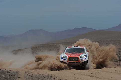 Mitsubishi - Dakar stage 8 - Mitsubishi Racing del Driver Wevers Lurquin width=