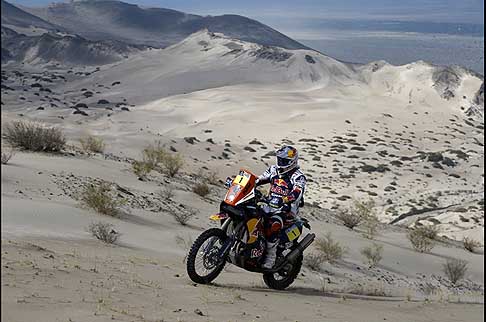Dakar 2013 - Dakar 2013 11° stage La Rioja - Fiambalá biker Cyril Despres su moto KTM leader della classifica generale del Rally Raidktm  width=