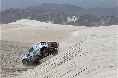 Dakar 2013 - Dakar 2013 11° stage La Rioja - Fiambalá driver Lucio Alvarez su Toyota Hilux width=