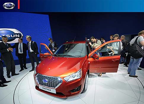 Datsun - Pur presentando un telaio identico a quello di Datsun onDO, in termini di passo e trazione anteriore, Datsun miDO è più corta.  width=