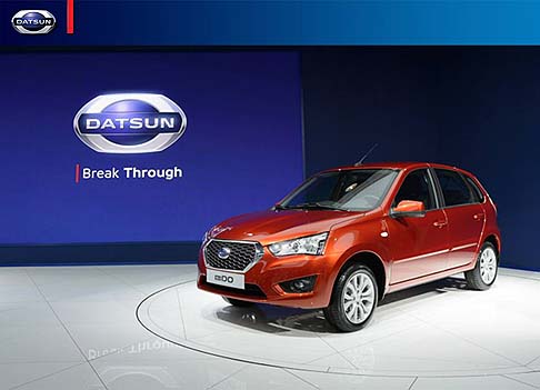 Datsun - Datsun miDO è una berlina a cinque porte pratica e sportiva, dalle linee audaci e riservata ad una clientela soprattutto maschile. width=